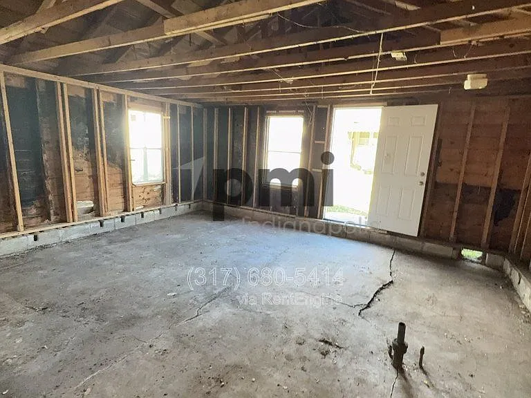 2613 Louise St — Photo 31