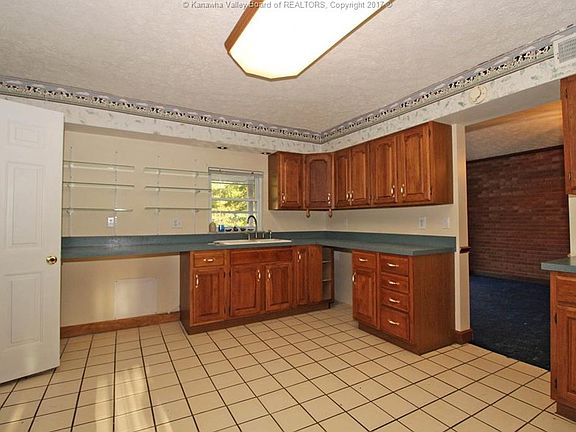 5th image of 5109 Sun Valley Dr