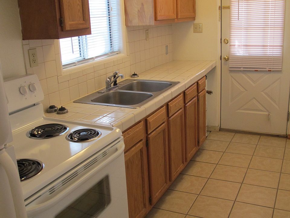 2nd image of 304 Montclaire Dr SE