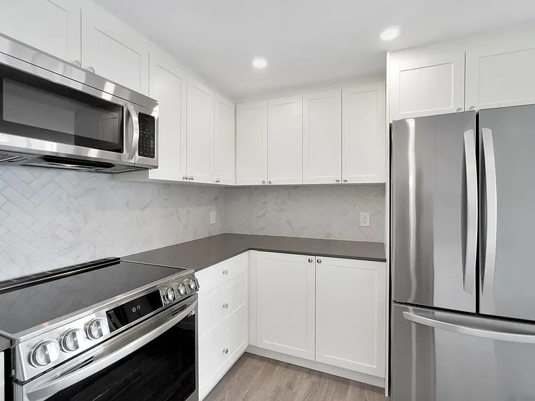 2190 Bellevue Ave — Photo 1