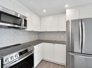 2190 Bellevue Avenue, West Vancouver, BC V7V 1C4
