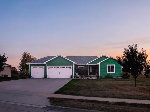 1605 Stover Ave, Spirit Lake, IA 51360