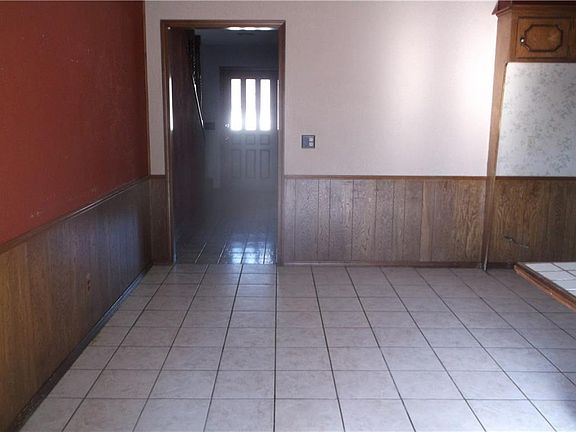 5th image of 2418 Whispering Oaks Dr