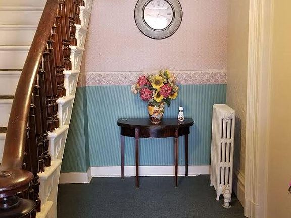 VESTIBULE DOWNSTAIRS HALL