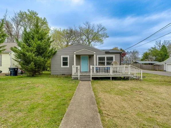 1320 Sewanee Dr, Chattanooga, TN 37412