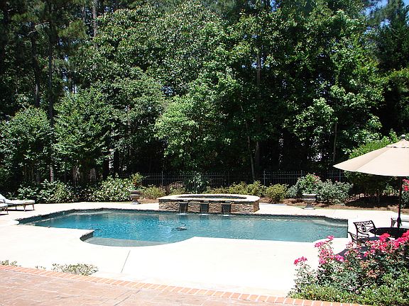 3rd image of 740 Hallbrook Ct