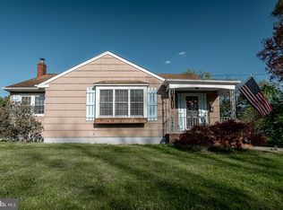 3 Manor Ter, Mount Holly, NJ 08060