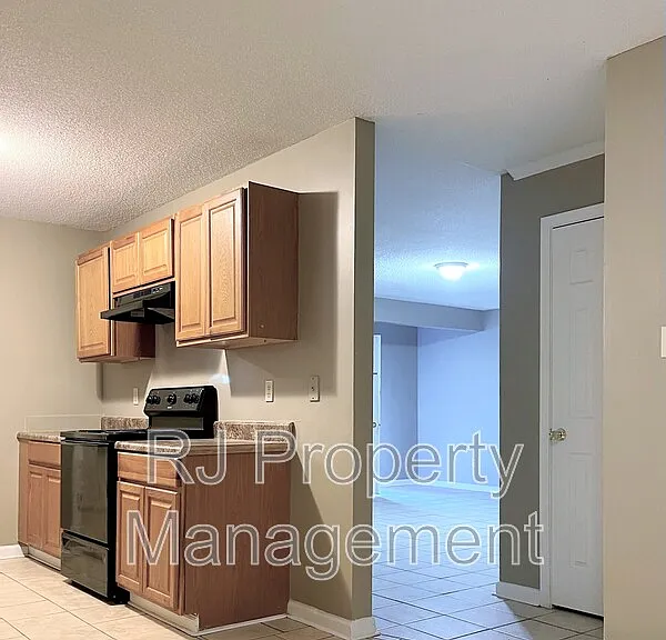 4615 Addington Dr — Photo 6