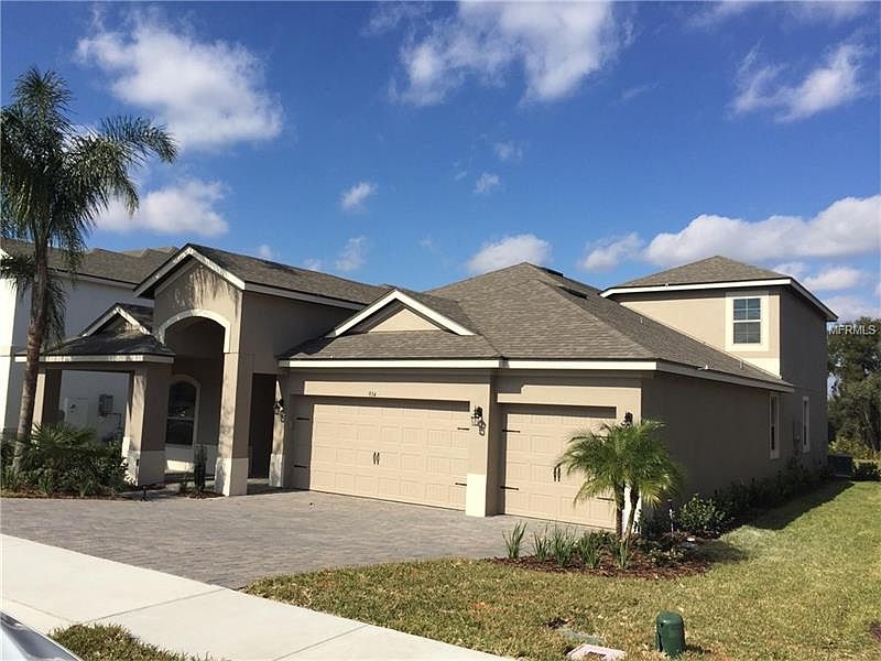 1st image of 934 Sherbourne Cir
