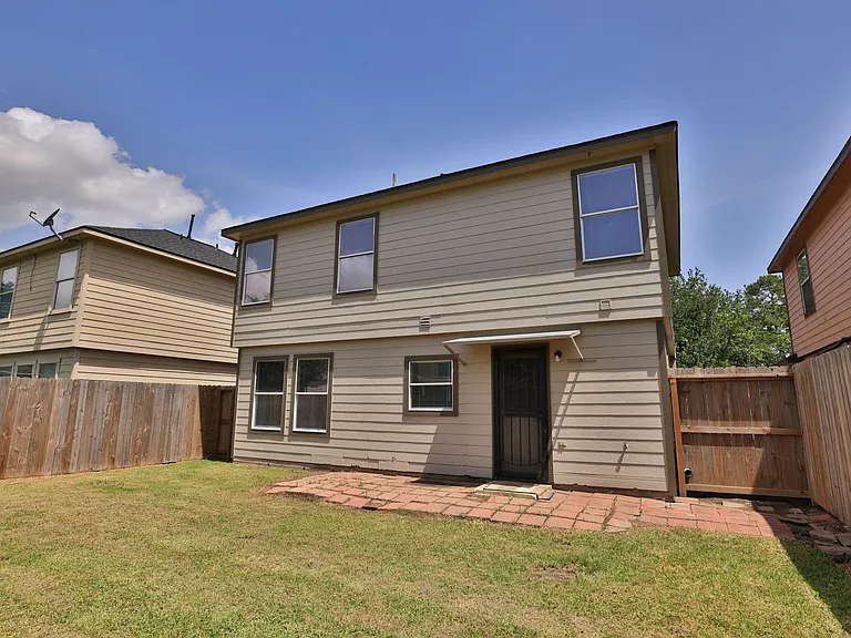 15422 Ferness Ln — Photo 31