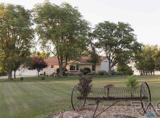 47522 292nd St, Beresford, SD 57004
