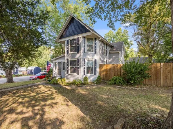 1100 E Pine St, Harrisonville, MO 64701