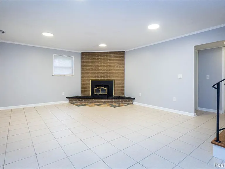 7580 Thornwood St — Photo 24