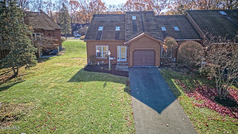 3rd image of 1 Tracey Court