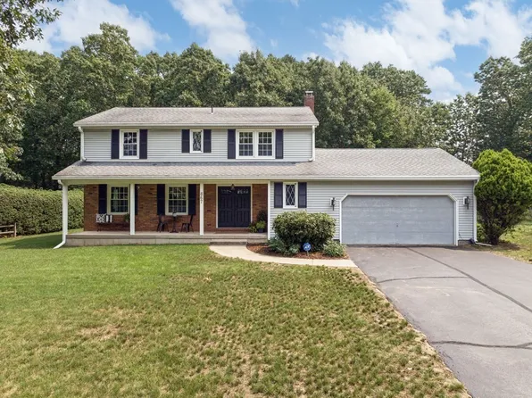867 Shaker Rd, Longmeadow, MA 01106