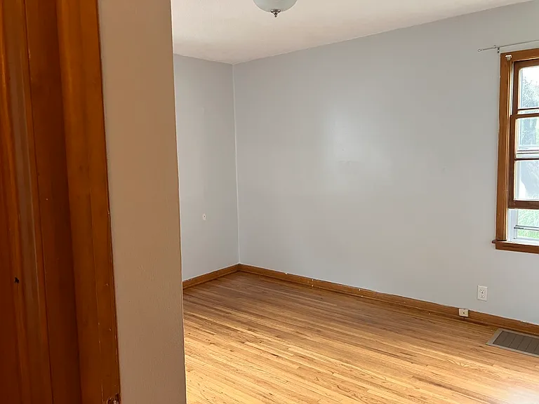 2824 Texas Ave S — Photo 14