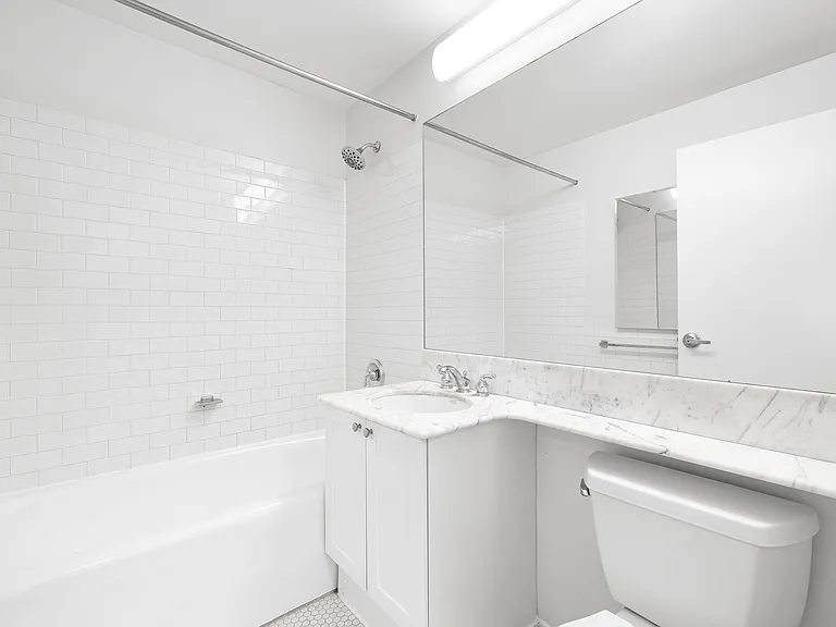 15 Park Row #11H — Photo 8