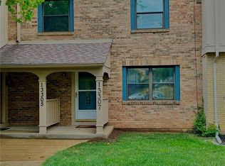 13307 Hiddendale Ln, Ballwin, MO 63021