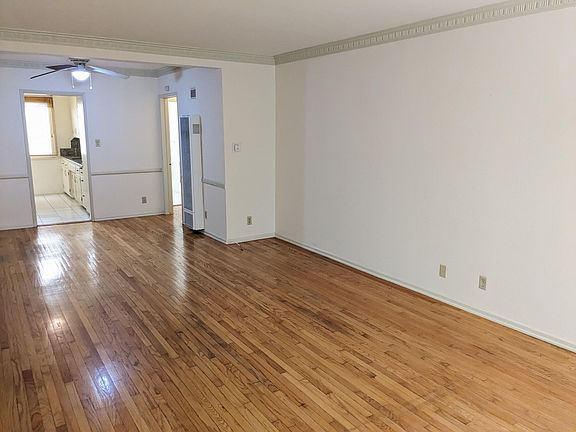 5th image of 1547 S Orange Grove Ave APT 2