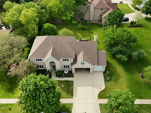 3rd image of 1058 Courtland Pl