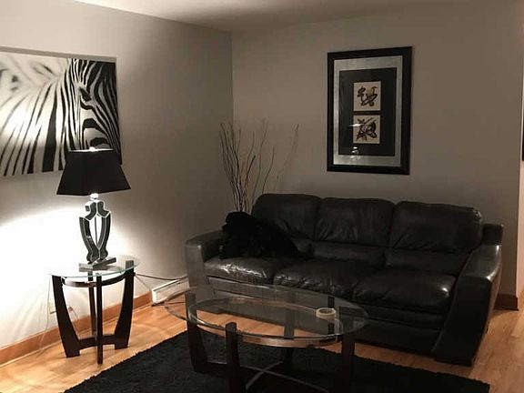 3rd image of 453 Linden Ave