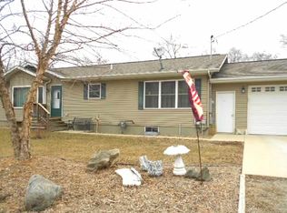 4711 Millerdale Ct, Waterloo, IA 50701