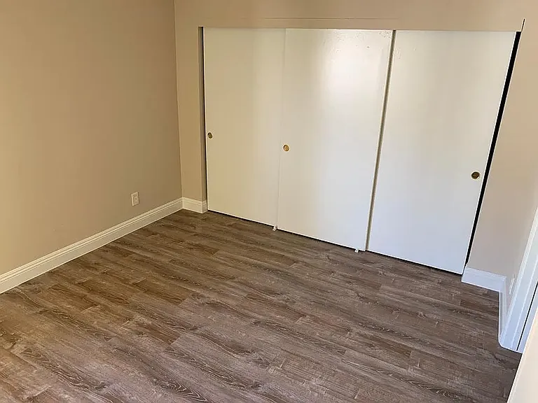 Claudina Apartments — Photo 10