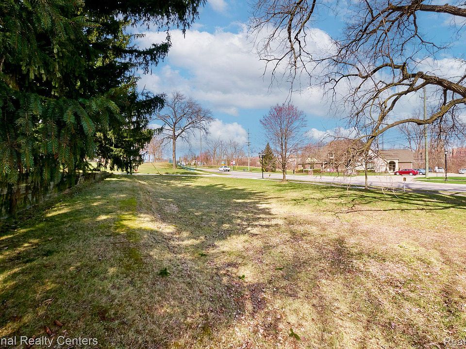1st image of 25 Oakmont