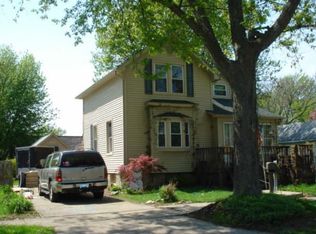 402 Marshall St, Essexville, MI