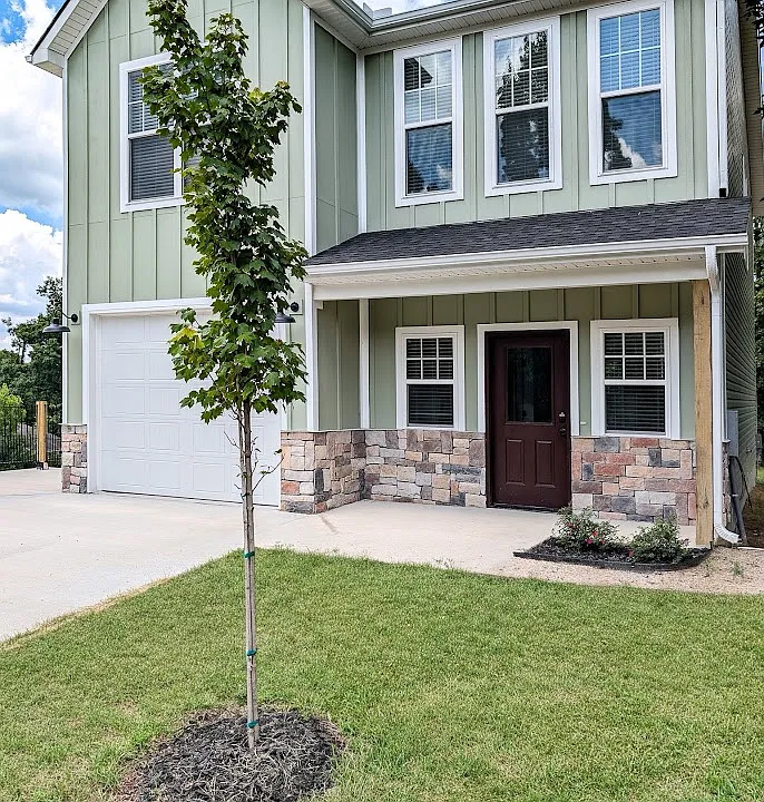4 McHugh Ln
