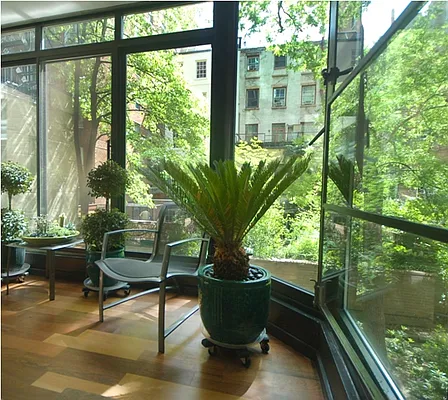 Sold by Mercedes Berk | media 23