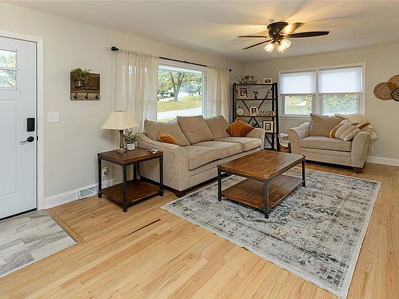 5th image of 1003 W Ashland Ave