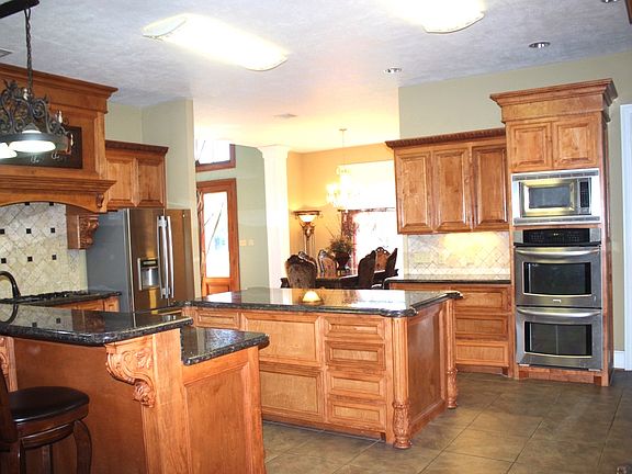 4th image of 4216 Beau Chene Dr
