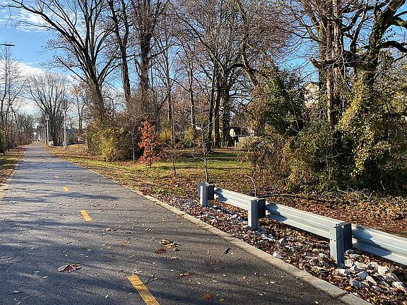 5th image of 1145 B Bayard Park Dr