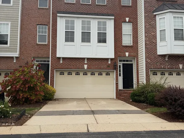 3049 Imperial Oaks Dr, Raleigh, NC 27614