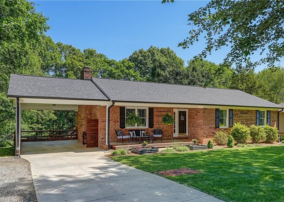 1st image of 3005 Cedar Creek Dr