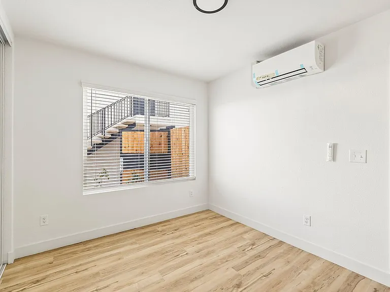 The Crest |NEWLY Renovated Studios, Lofts, 1, 2 & 3 Bedroom Homes Near the Beach — Photo 90