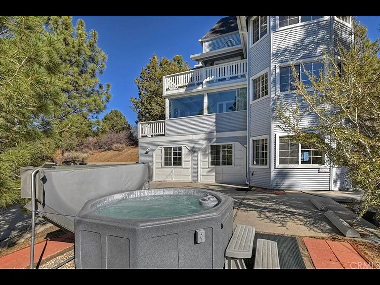 312 Lookout Dr — Photo 5
