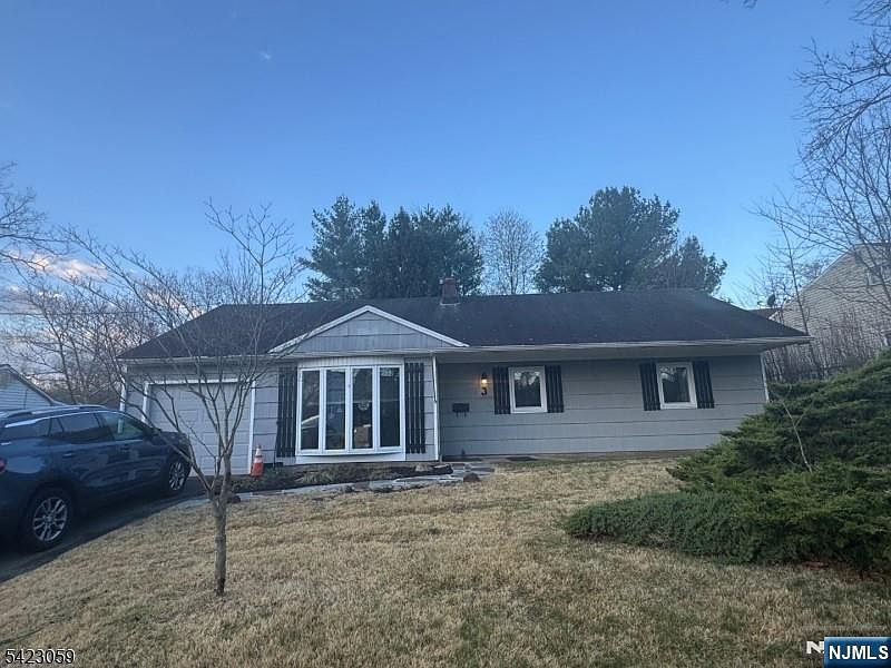 1st image of 3 Spalding Dr