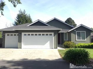 136 Brittain Ln, Santa Rosa, CA 95401