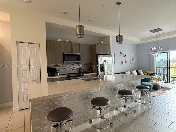7815 NW 104th Ave APT 32, Doral, FL 33178