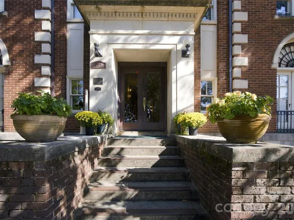 712 Louise Ave APT 204, Charlotte, NC 28204