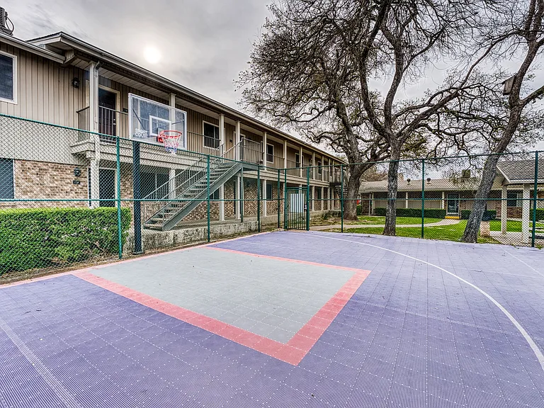 Juniper Springs Apartments — Photo 4