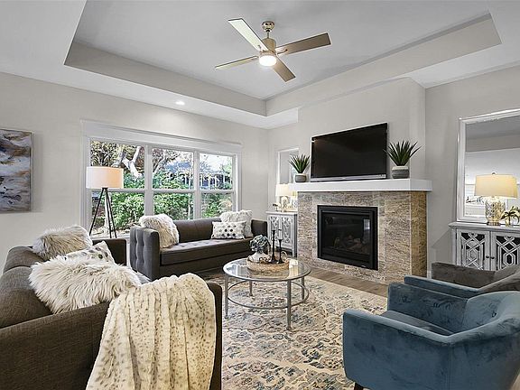 5th image of 213 Fountain Dr