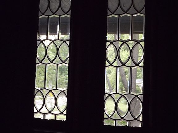 Vestibule windows