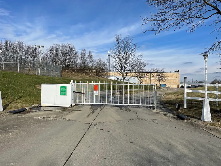 Lees Crossing Apartments — Photo 10