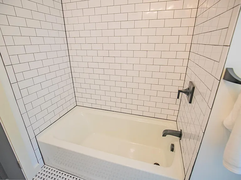 Guest bath shower