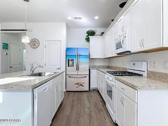 5th image of 430 Landshark Blvd