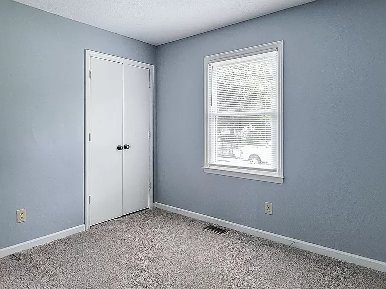 725 E Cardinal Dr — Photo 22