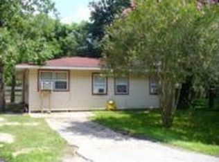 309 E Lorraine St, Angleton, TX 77515